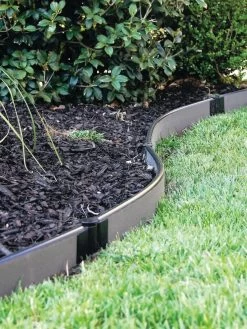 Curved Composite Landscape Edging Kit With 1" Boards -Garden Care Shop 8599404 11V tif